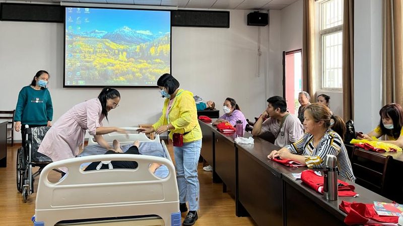 目前市场上智能居家养老系统品牌众多，以下列举几个具有代表性的品牌：