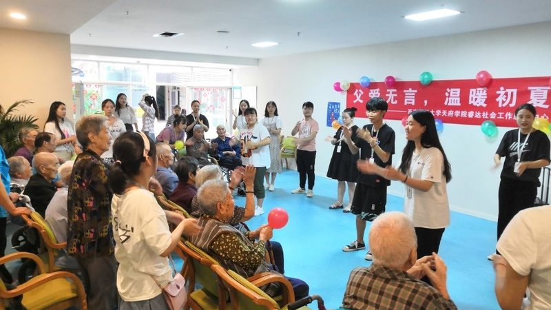 行业现状：专业护理需求日益增长